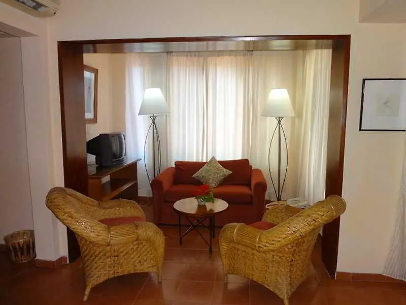 Nh Haiti El Rancho 포르토프랭스 4*,